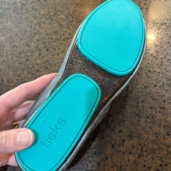 Tieks - Metallic Pewter Size 8 - Picture 6 of 9